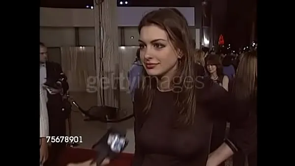 Grote Anne Hathaway in her infamous see-through top beste clips