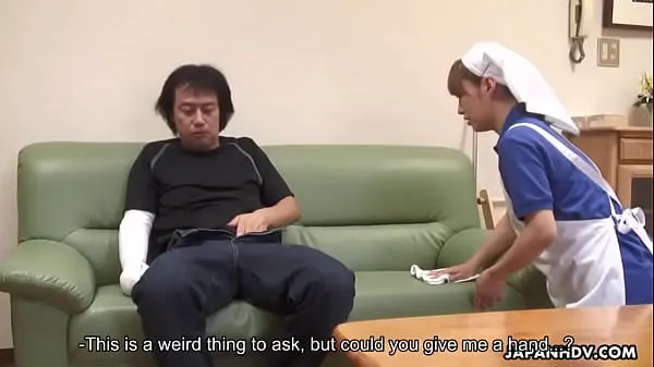 Asian housekeeper helps him out with his problem Klip terbaik besar