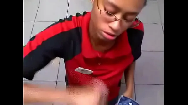 Gas Station Worker Gives Guy Head In Bathroom Clip hay nhất