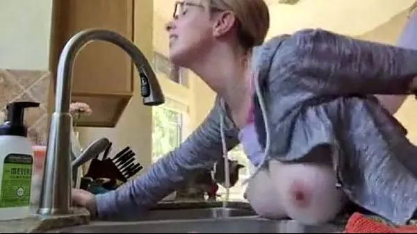 they fuck in the kitchen while their play Clip hay nhất