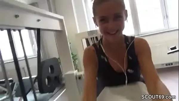 Isot Small German Teen Seduce Stranger to Fuck in Gym parhaat leikkeet