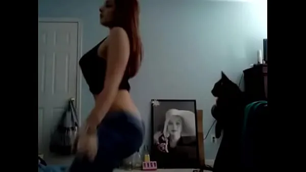 大Millie Acera Twerking my ass while playing with my pussy最佳剪辑