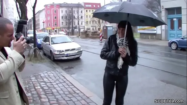 Store Teeny is approached on the street and fucked for money beste klipp