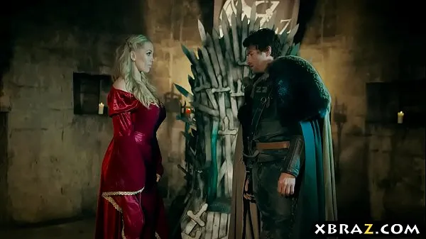 Veliki Game of thrones parody where the queen gets gangbanged najboljši posnetki