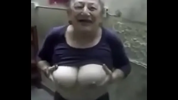Grote granny show big tits beste clips