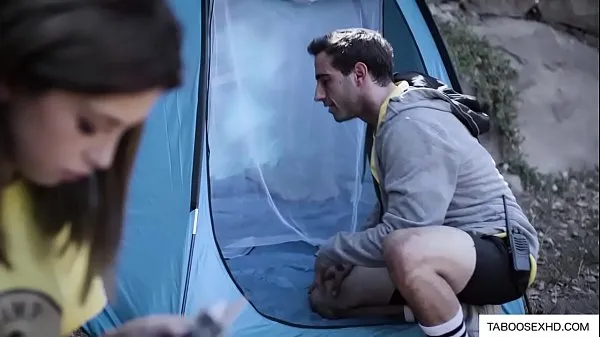 Büyük Teen cheating on boyfriend on camping trip en iyi Klipler