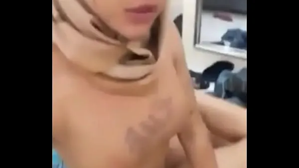 Big Hijab ladyboy from Indonesia best Clips