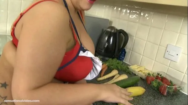 Grote Plump British MILF Deepthroats Vegetables beste clips