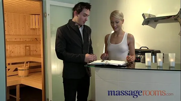 Veliki Massage Rooms Uma rims guy before squirting and pleasuring another najboljši posnetki