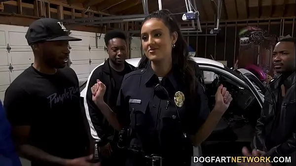Grote Police Officer Job Is A Suck - Eliza Ibarra beste clips