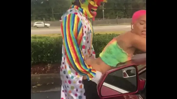 Big Gibby The Clown fucks Jasamine Banks outside in broad daylight best Clips