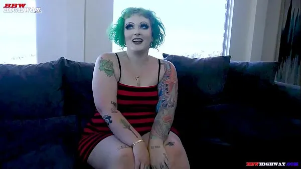 Veľké big butt Goth Pawg Vicky Vixen debuts on najlepšie klipy