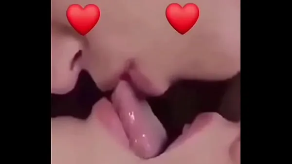 Store Follow me on Instagram ( ) for more videos. Hot couple kissing hard smooching bedste klip