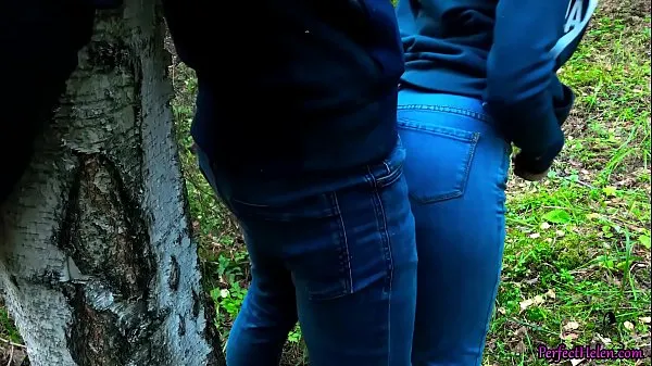 Stora Stranger Arouses, Sucks and Hard Fuckes in the Forest of Tied Guy Outdoor bästa klippen