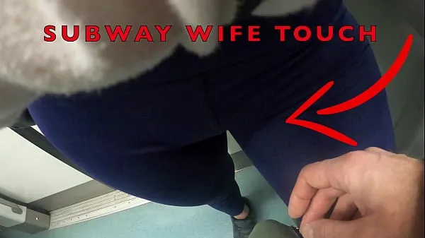 Veliki My Wife Let Older Unknown Man to Touch her Pussy Lips Over her Spandex Leggings in Subway najboljši posnetki