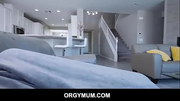 Büyük Orgymum - Emily Addison stepmom Sucking And FUCKING On Couch en iyi Klipler