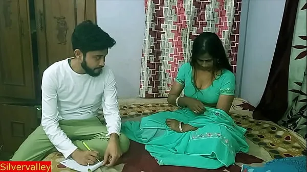 Isot Indian sexy madam teaching her special student how to romance and sex! with hindi voice parhaat leikkeet