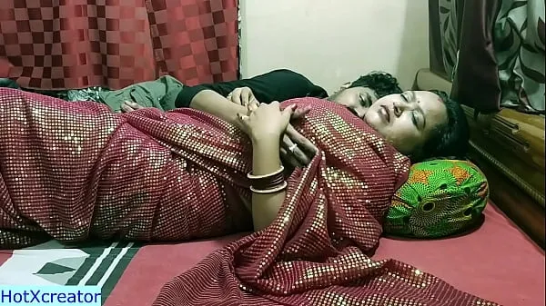 Veliki Indian hot married bhabhi honeymoon sex at hotel! Undress her saree and fuck najboljši posnetki