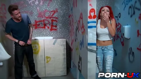 Büyük Cock Hungry UK Redhead Billie Rai Fucked Hard in a Public Washroom en iyi Klipler