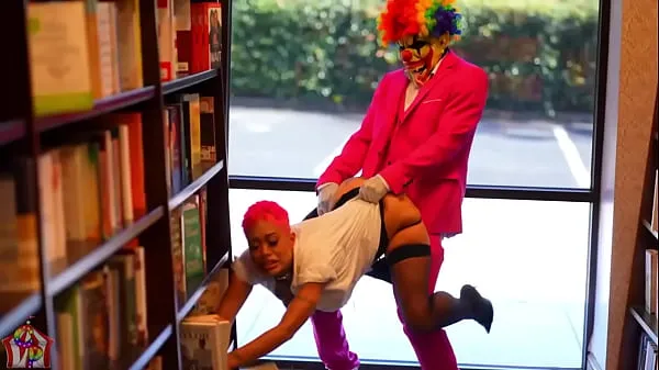Jasamine Banks Gets Horny While Working At Barnes & Noble and Fucks Her Favorite Customer Klip terbaik besar