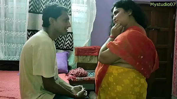 Store Indian Hot Bhabhi XXX sex with Innocent Boy! With Clear Audio bedste klip