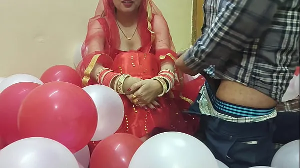 First Night of a Newly Married Desi Beautiful Hot Wife Fucked by Husband in Hindi أفضل المقاطع الكبيرة